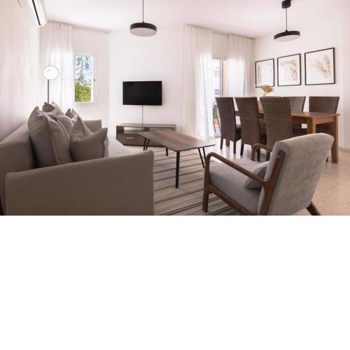 Phaedrus Living: Nerina Modern City Flat