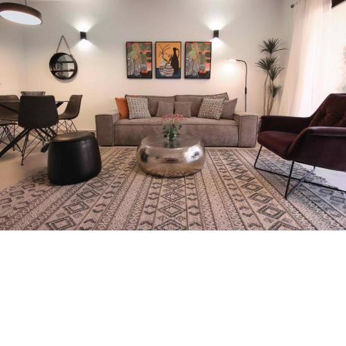 Phaedrus Living Queens Gardens Luxury Arthouse