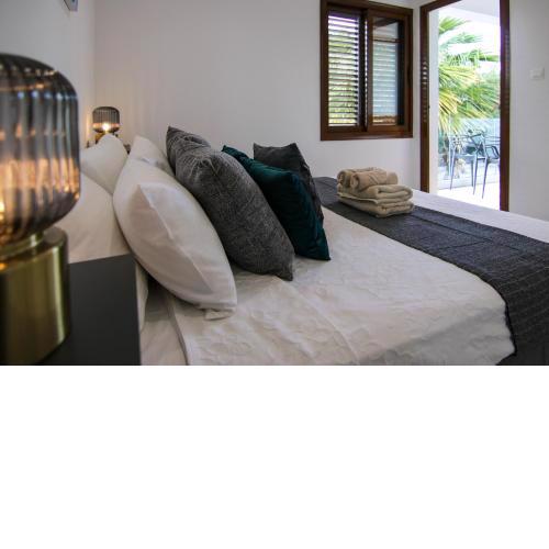 Phaedrus Living: Seaside Flat Constantinos 113
