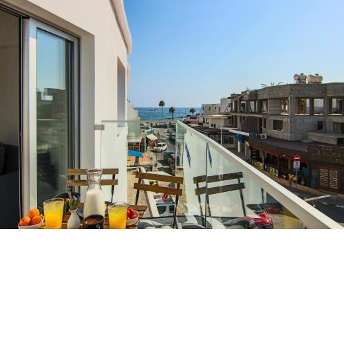 Phaedrus Living: Seaside Luxury Flat Lighthouse 65