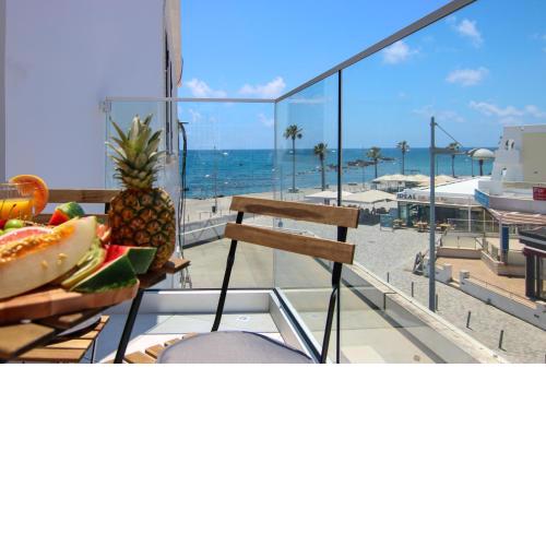 Phaedrus Living: Seaside Luxury Flat Lighthouse 74