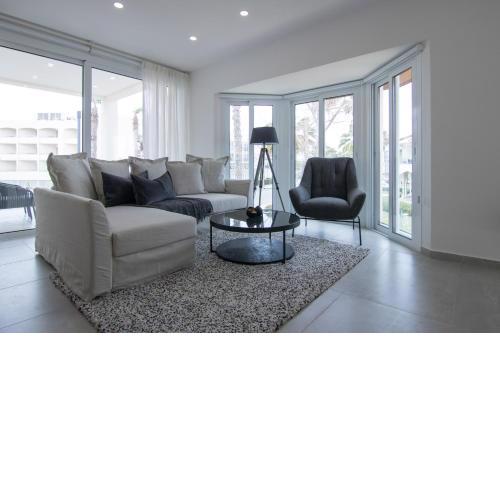 Phaedrus Living: Seaview Luxury Flat Limnaria 134