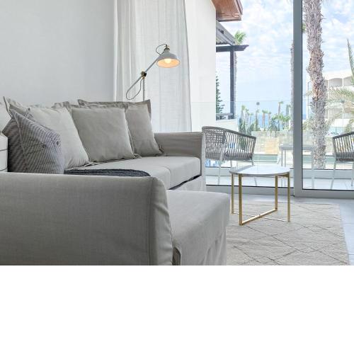 Phaedrus Living Seaview Modern Flat Limnaria 134