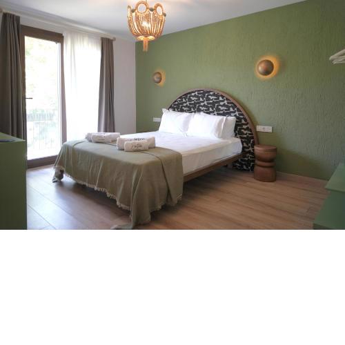 Pietra Social House