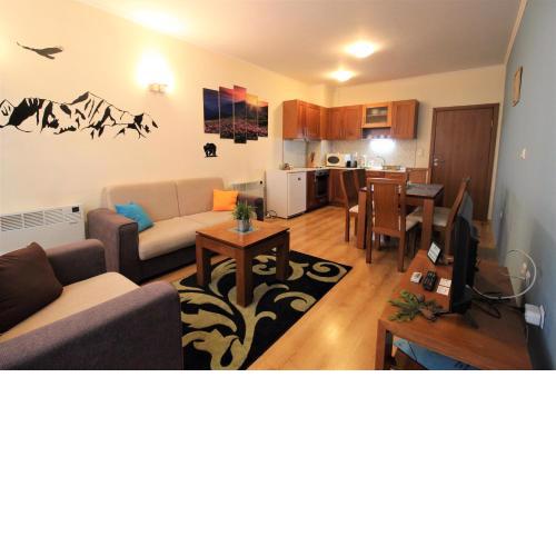 Pine Tree Apartment 3 - B3