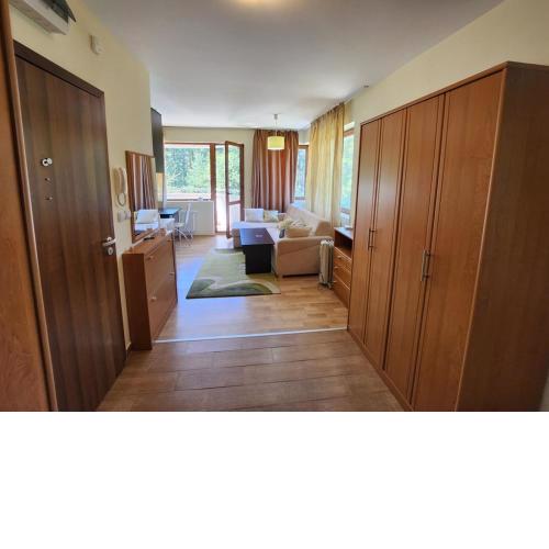 Pine tree Easy Ski access - Next 100m to Ski slope and forest view