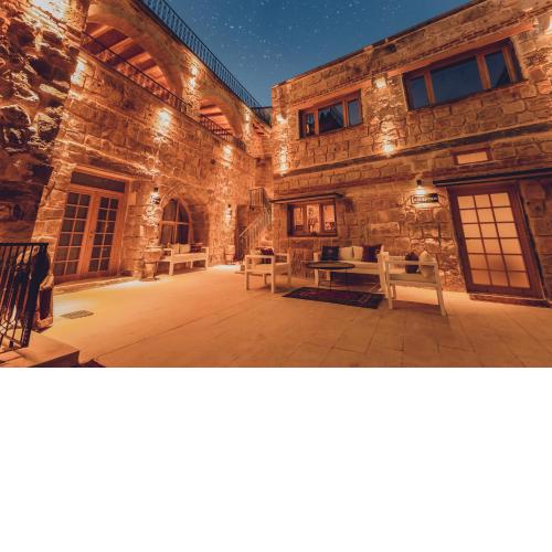 Pinhan Cave Suites