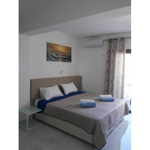 P.L Hermes Studios & Apartments