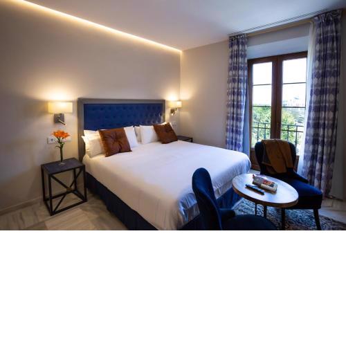 Plazuela del Carbón Suites