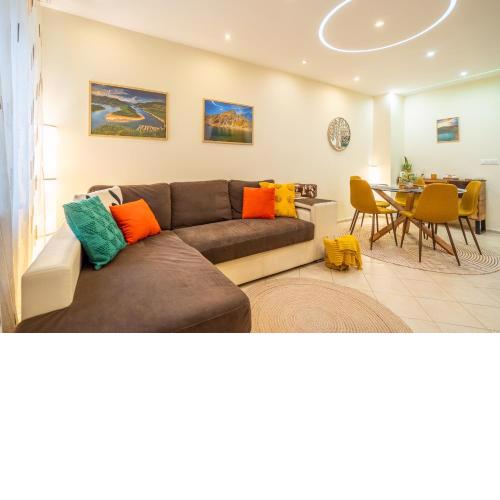 Premium comfy 2BDR Apt - Free Parking - Fast Wi-Fi