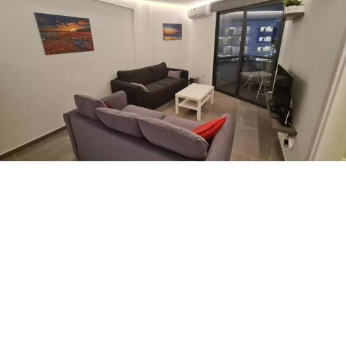 Prime Beachfront Apartment on Larnaca Finikoudes