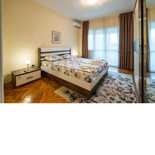 Primorski 2bdrm Central Apartment