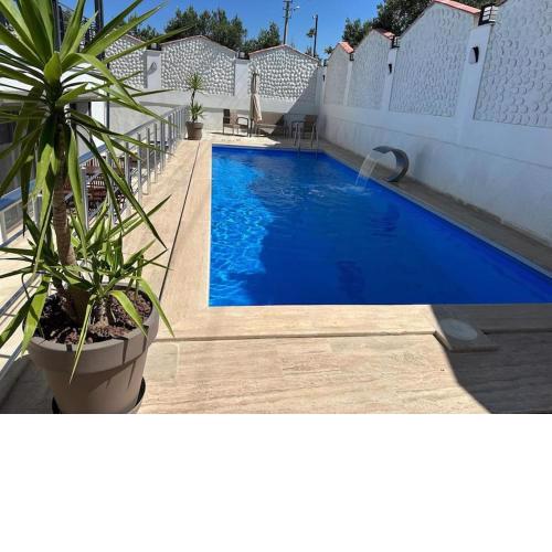 Private oasis with its own pool near the beach Urla'da Özel Havuzlu Evde Konakla