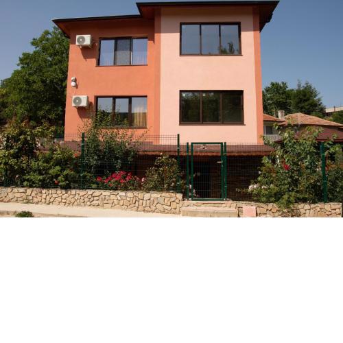 Private Rooms Kranevo