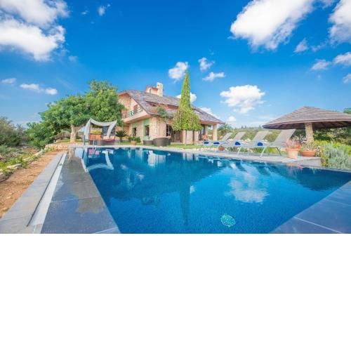 Private Villa mit Panoramablick auf das Meer