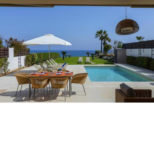 Protaras Beachfront Villa Pietra