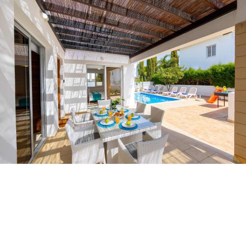 Protaras Sapphire Seaside Villa