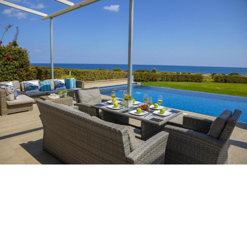 Protaras Seafront Villa Infinte Aretousa