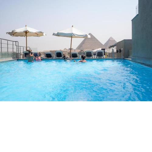 Pyramid Front Hotel