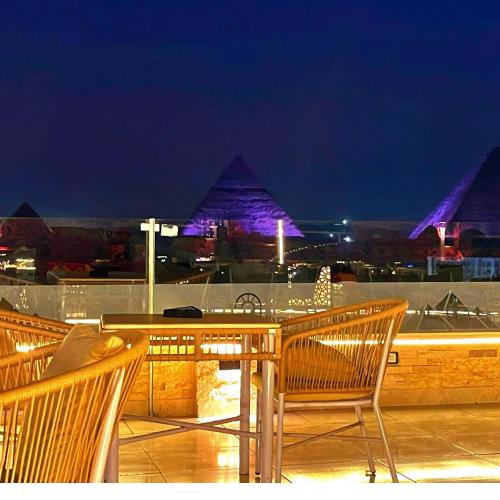 PYramiDs GoLDeN TemPLE VieW HoTeL