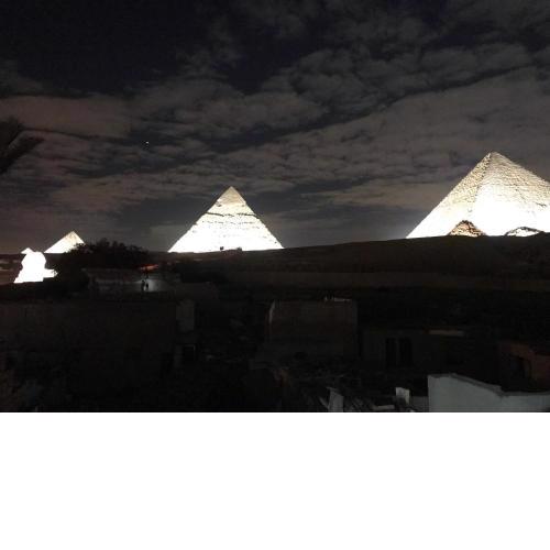 Pyramids Lounge Guest House