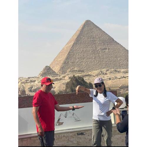 Pyramids solar boat ROOM