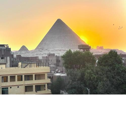 Pyramids View Rz