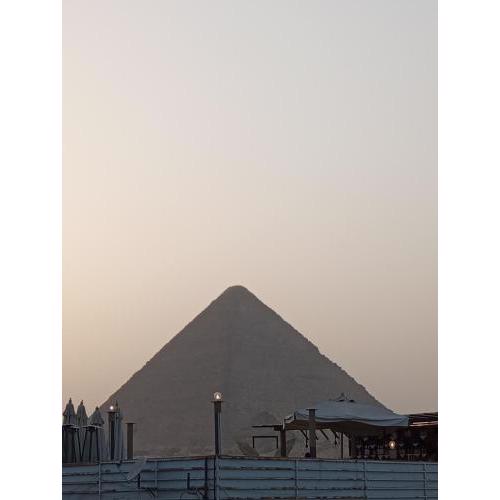 Pyramids villa inn