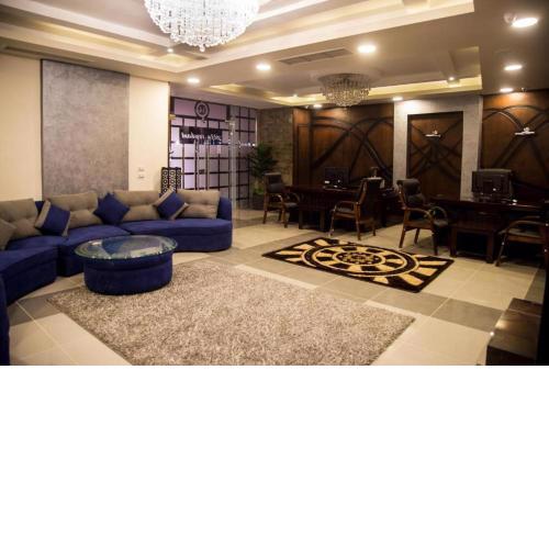 فيلات Qrm Travel علي المحور واركان بلازا الشيخ زايد و المهندسين