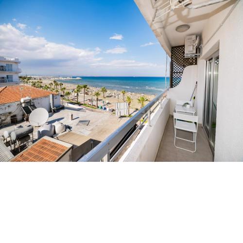 Quattro Beachfront Sea View Ap 34