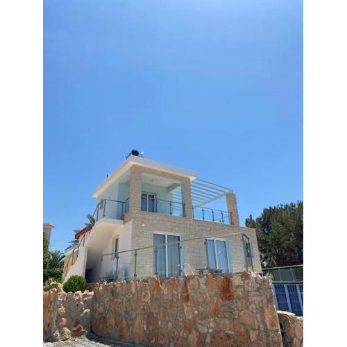 Queen Eyridiki Luxury Villa 2