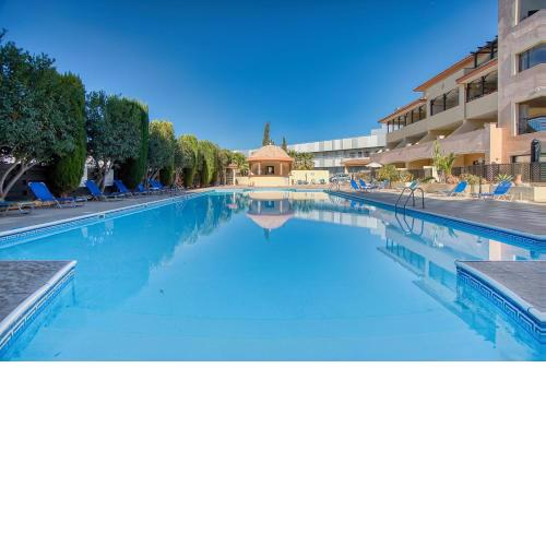Queen Gardens Apartment 212