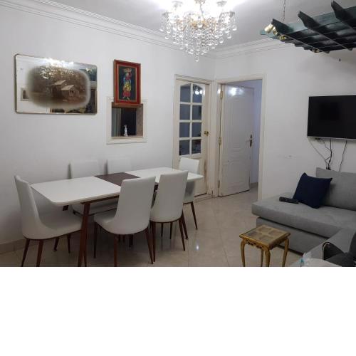 Quite Apartment in Sheraton Heliopolis , 5 minutes from Cairo Airport