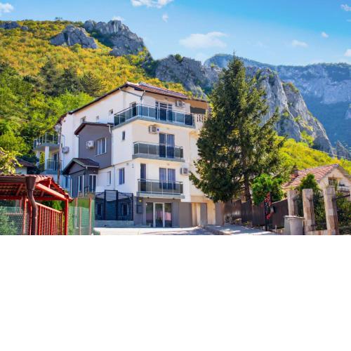 Rade III-Vratsa Exclusive mountain view