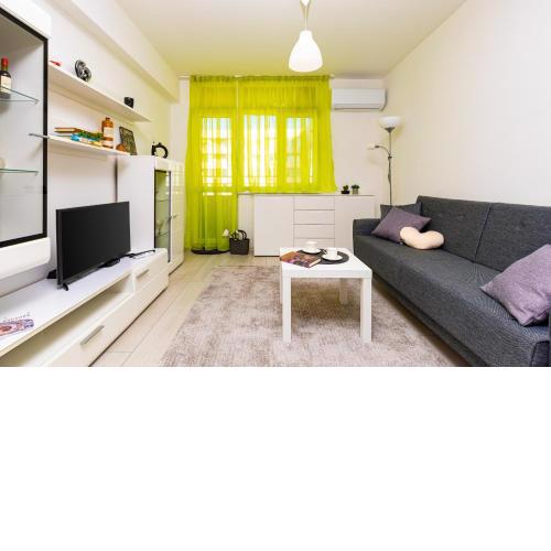 Radiant Retreat: Bright 1BD Haven in Plovdiv