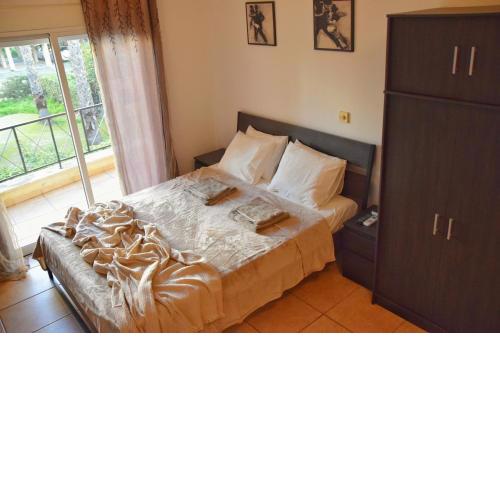 Raise Cosy Studio with pool in Limassol