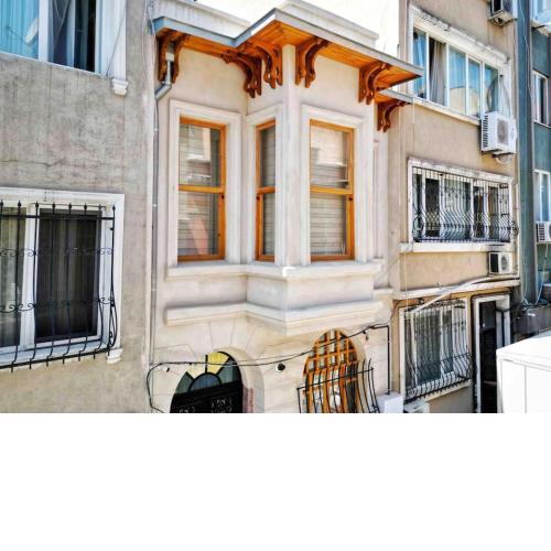 Refurbished Triplex in Taksim