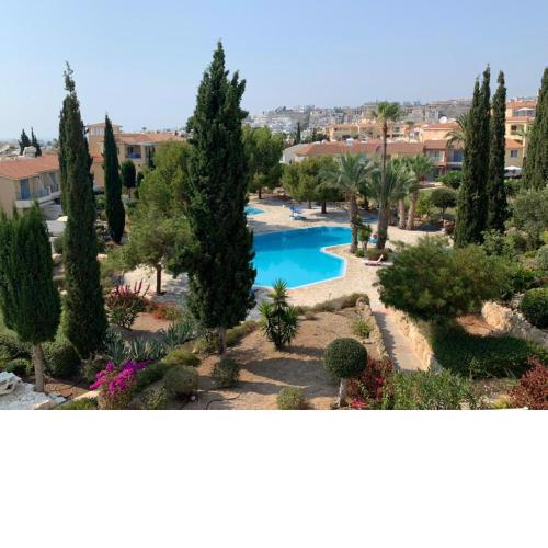 Regina Gardens - Spacious 3 bed, 2 bath maisonette