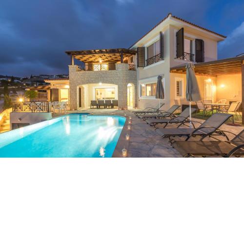 Resitour - Perneri Four Bedroom Villa