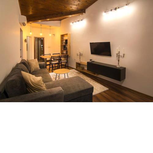 Retro Apartment 11