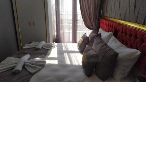 RHYTHM HOTEL