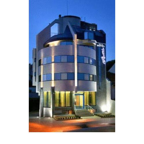 Riverside Family Hotel