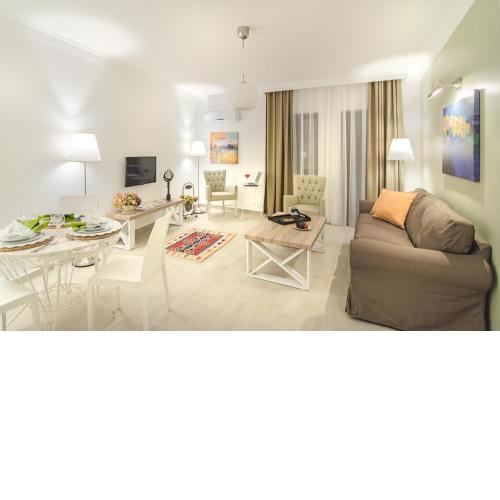 Rodina Suites Hotel