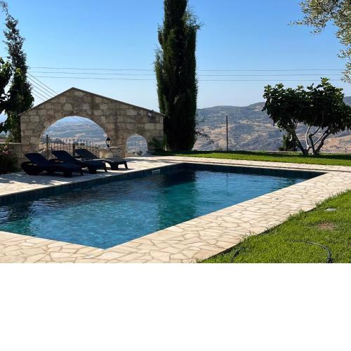 Romanos Villa