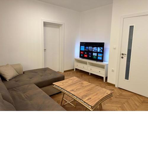 Romantic City Central Apartment