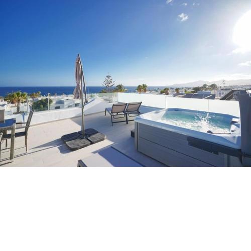 Rooftop sea view with Jacuzzi and A/C