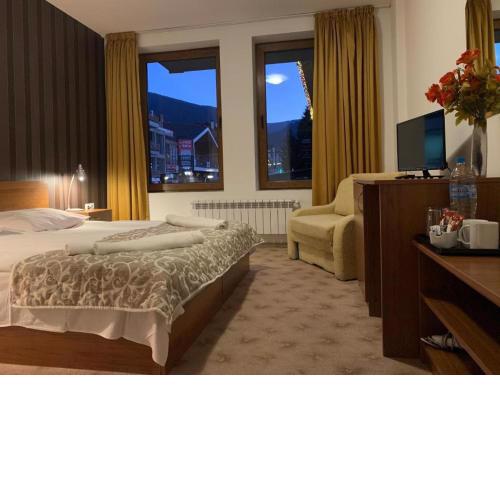 Room in Guest room - Apartment StayInn Granat in Bansko - next to Gondola Lift, perfect for 3 guests