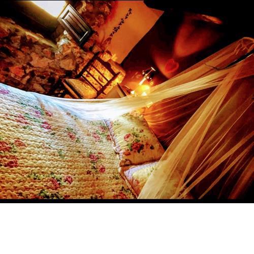 Room in Guest room - Romantic getaway to Valeria