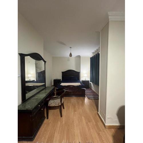 Room1 Degla 3br apt for singles and couples.