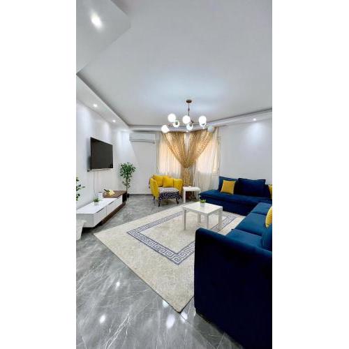 Roomy and Comfy 3BR- compound near Mall of Egypt